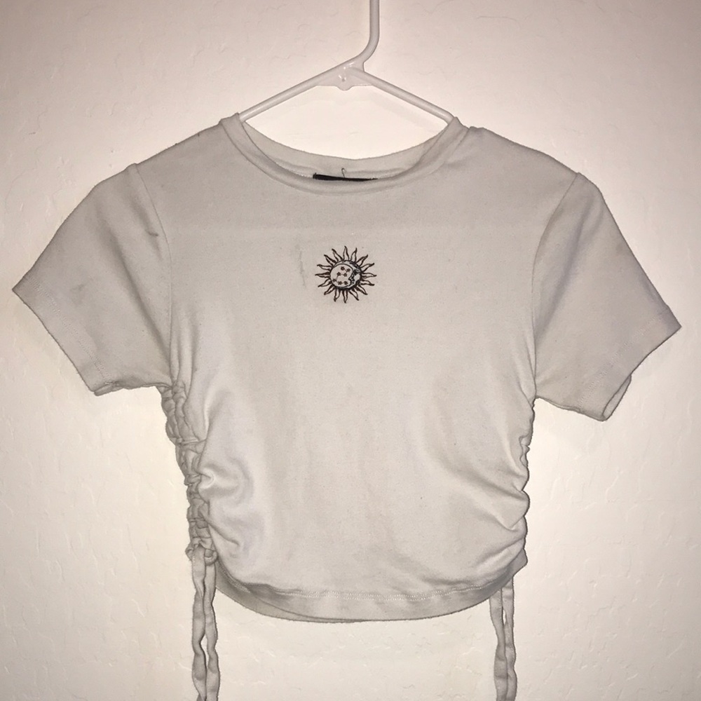 really cute tee shirt with sun on it